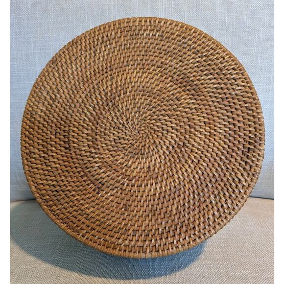 Vintage Woven Wicker Round Sewing Basket with Painted Lid 11.5" Diameter - Picture 5 of 14